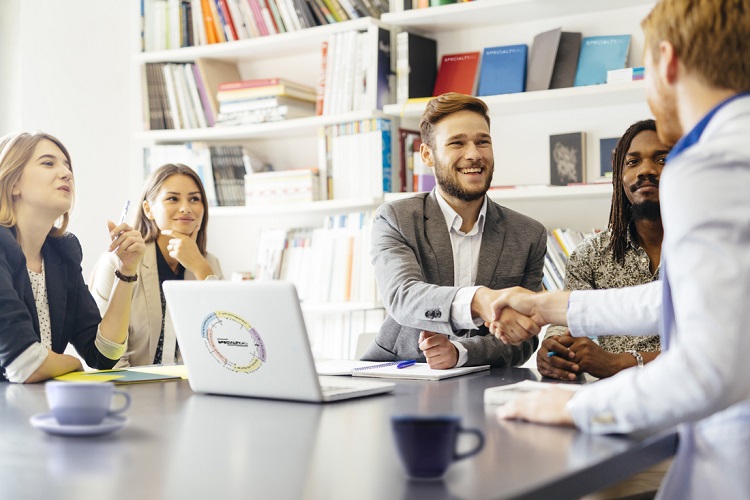 сотрудничество с известным брендом сотрудничество с известным брендом