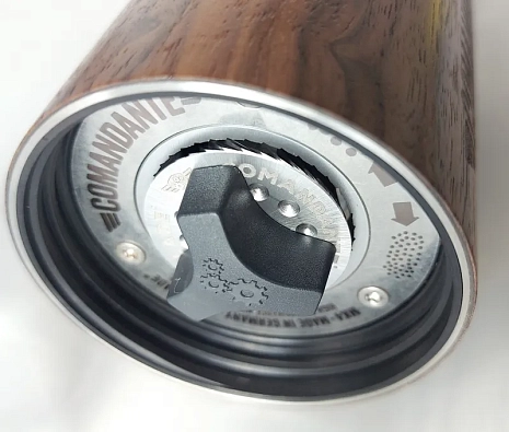 Ручная кофемолка Comandante C40 MK4 Nitro Blade American Cherry