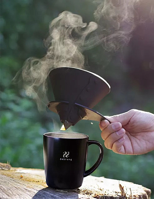 Воронка силиконовая складная для приготовления кофе Hario Zebrang Flat V60-02, черный матовый